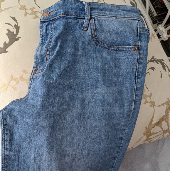 Old Navy Denim - Old Navy super skinny mid-rise jeans